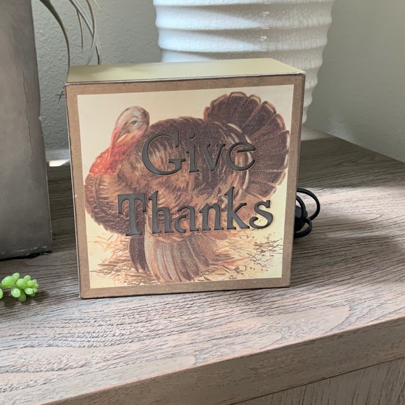 Vintage Thanksgiving light up shadow box- “Give Thanks” - Picture 1 of 12